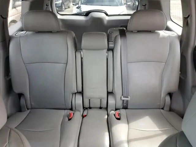 2013 TOYOTA HIGHLANDER LIMITED  