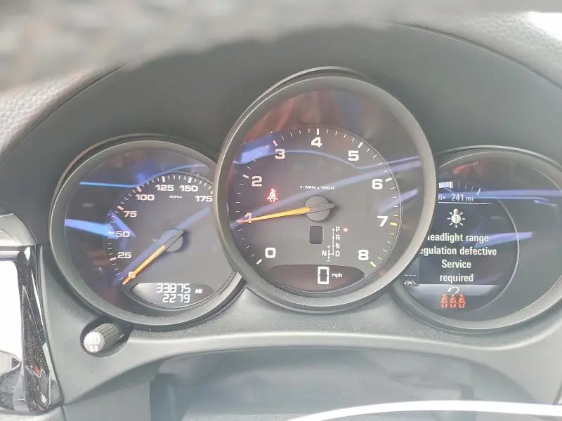 2021 PORSCHE MACAN   