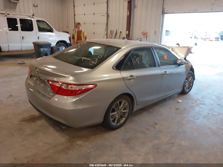 2015 TOYOTA CAMRY SE