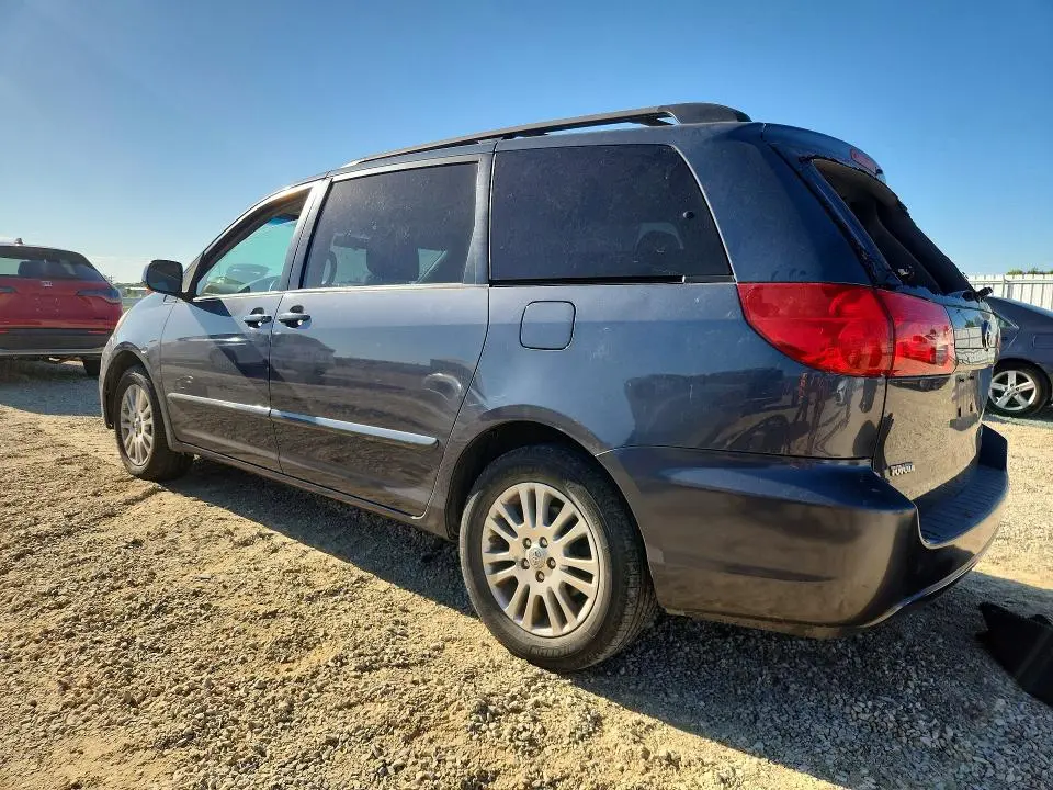 2010 TOYOTA SIENNA XLE  