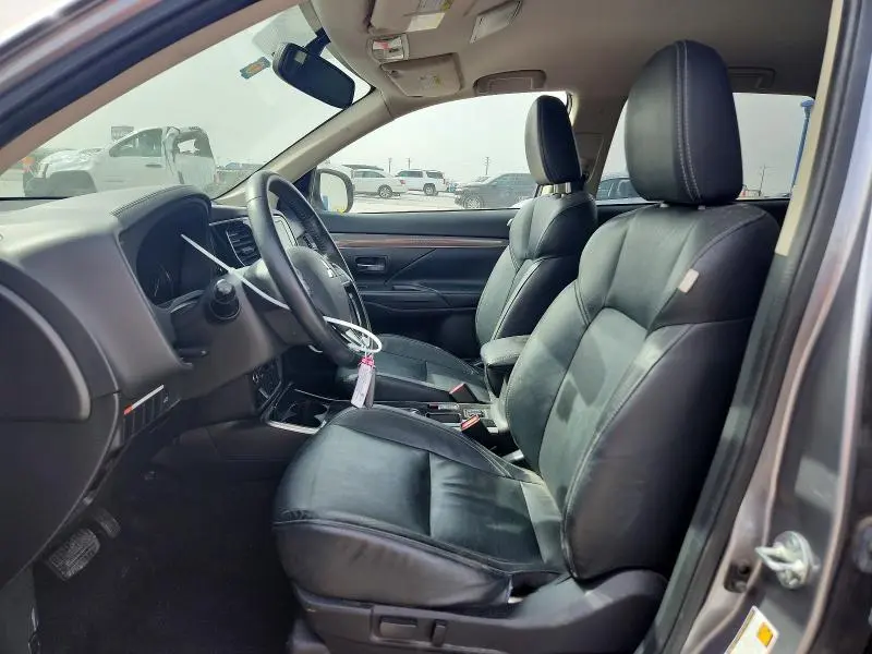 2019 MITSUBISHI OUTLANDER SE  