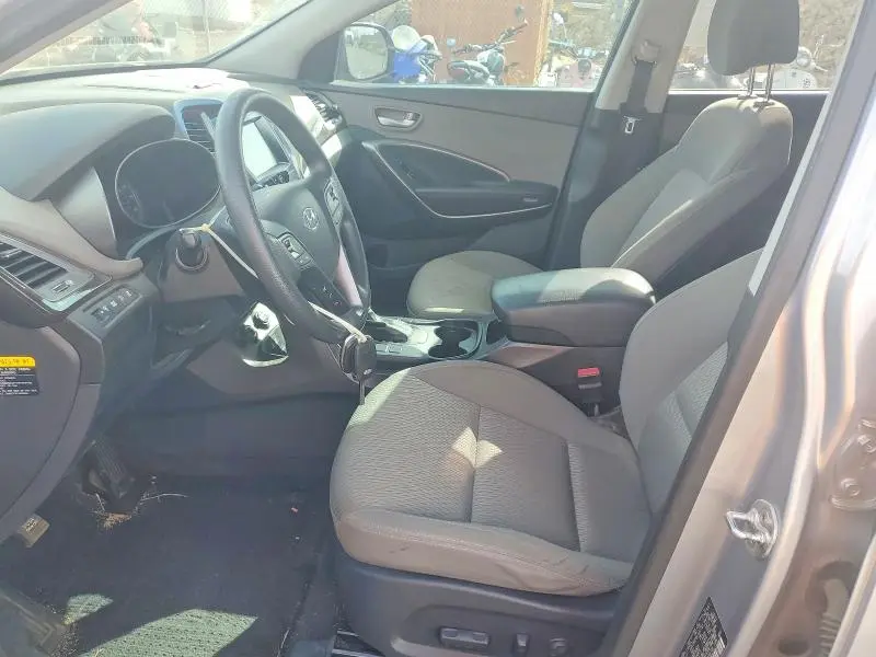 2018 HYUNDAI SANTA FE SE  