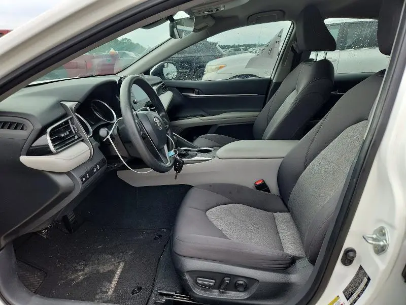 2022 TOYOTA CAMRY LE  