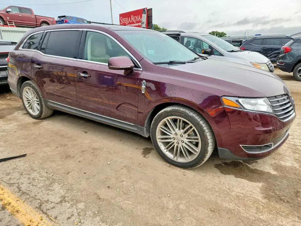 2018 LINCOLN MKT   