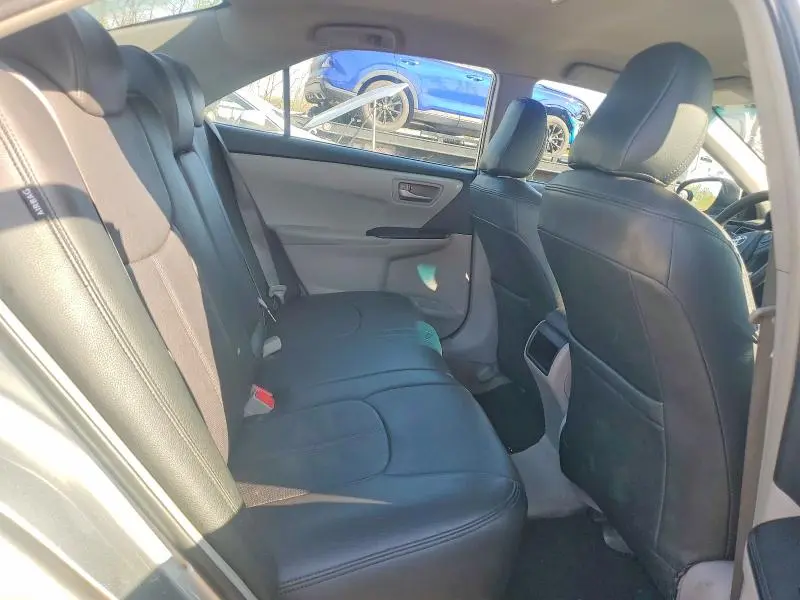 2016 TOYOTA CAMRY LE  