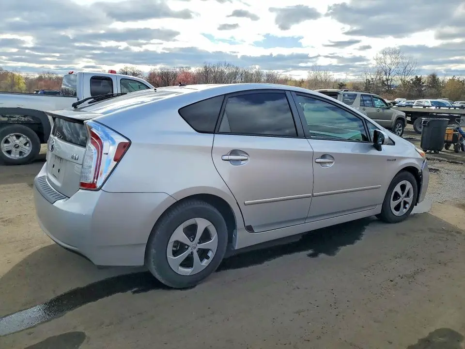 2015 TOYOTA PRIUS TWO  