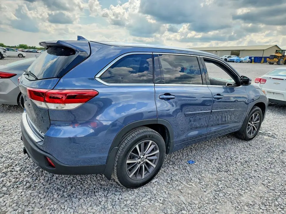 2018 TOYOTA HIGHLANDER XLE  