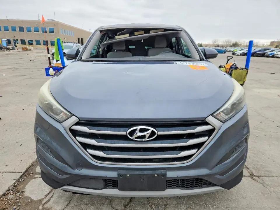 2018 HYUNDAI TUCSON SE  