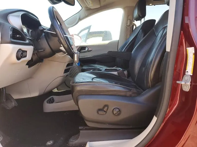 2019 CHRYSLER PACIFICA LIMITED  
