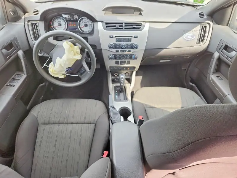 2010 FORD FOCUS SE  
