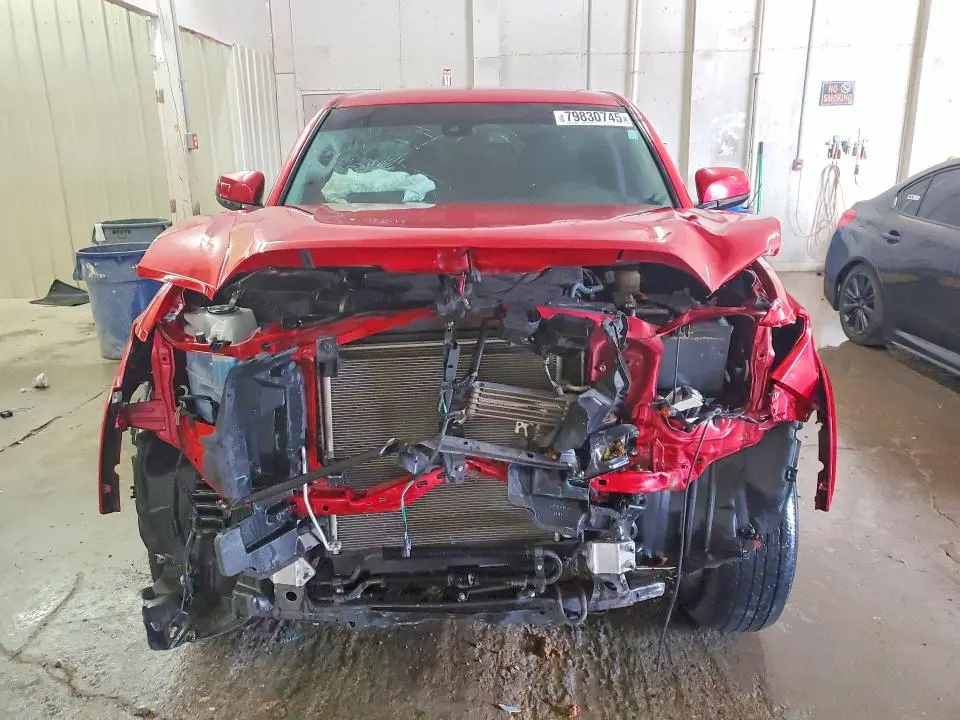 2019 TOYOTA TACOMA SR5 V6  