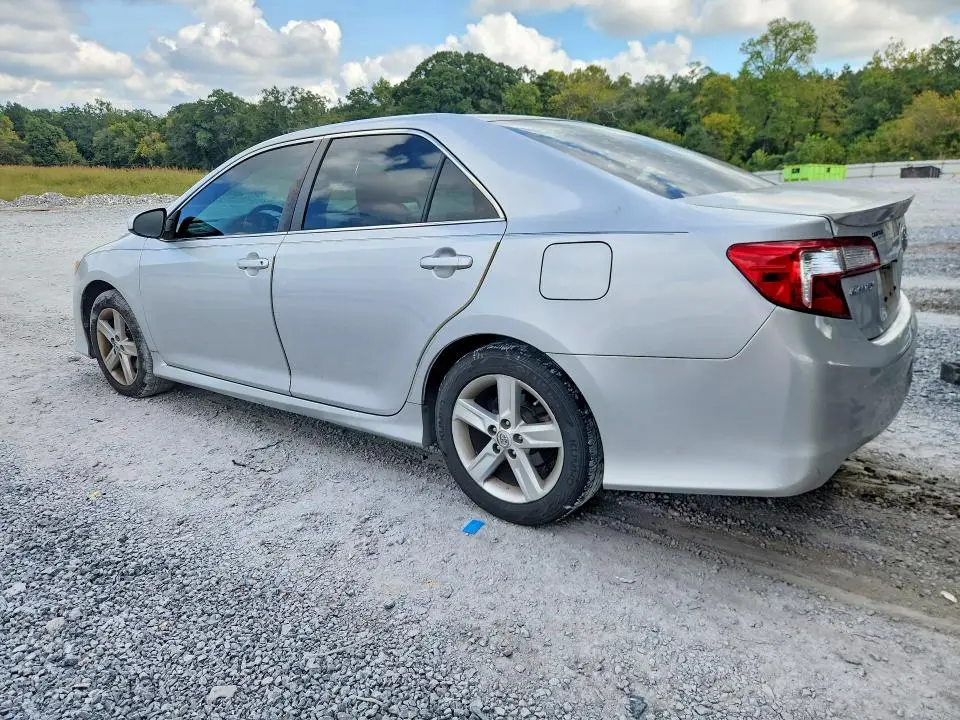 2014 TOYOTA CAMRY SE  