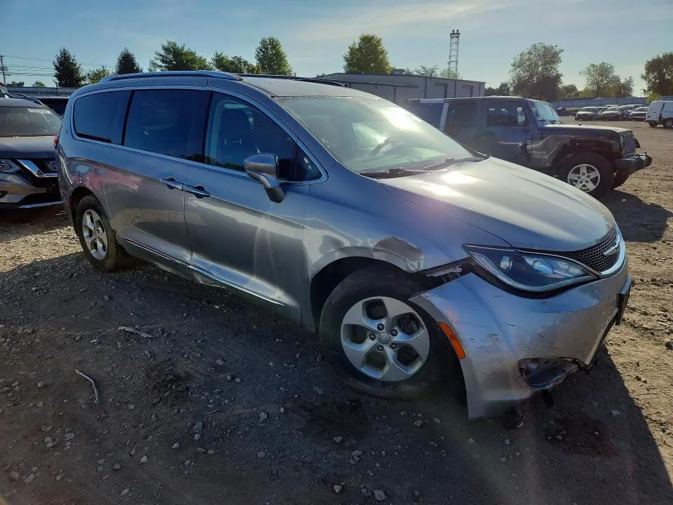 2017 CHRYSLER PACIFICA TOURING L PLUS  