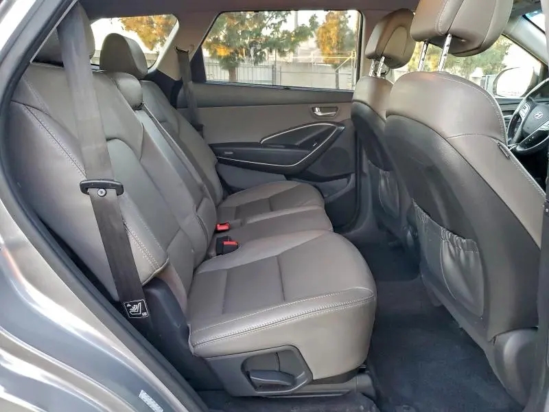 2018 HYUNDAI SANTA FE SE  