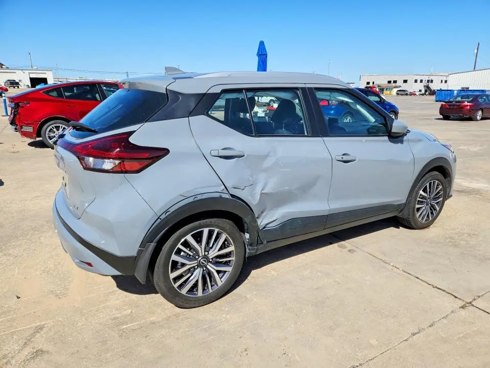 2024 NISSAN KICKS SV  