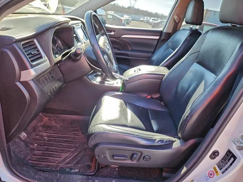 2015 TOYOTA HIGHLANDER XLE  