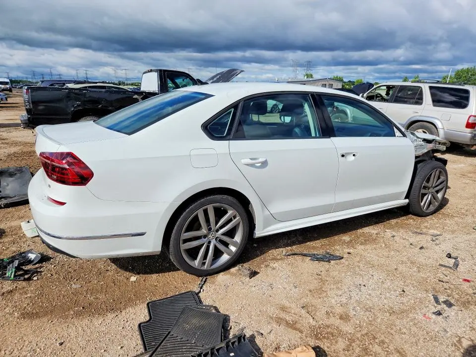 2018 VOLKSWAGEN PASSAT S/R-LINE  