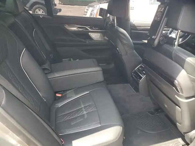 2022 BMW 750 XI  