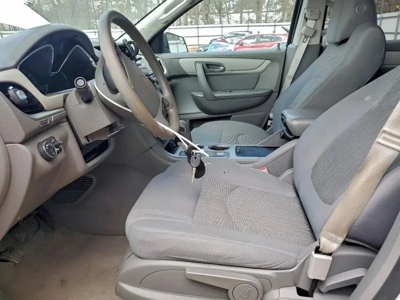 2013 CHEVROLET TRAVERSE LS  