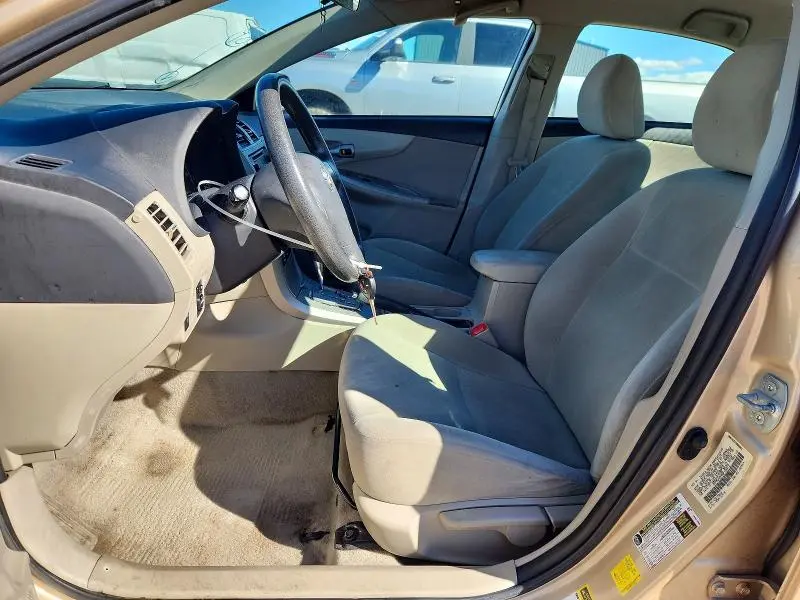 2013 TOYOTA COROLLA LE  