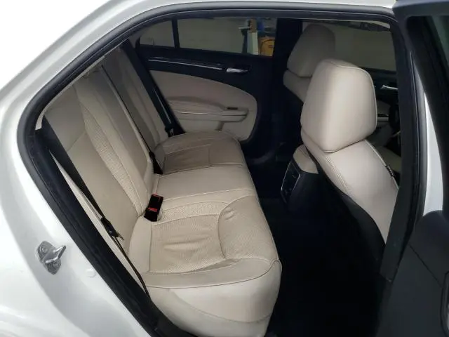 2019 CHRYSLER 300 LIMITED  