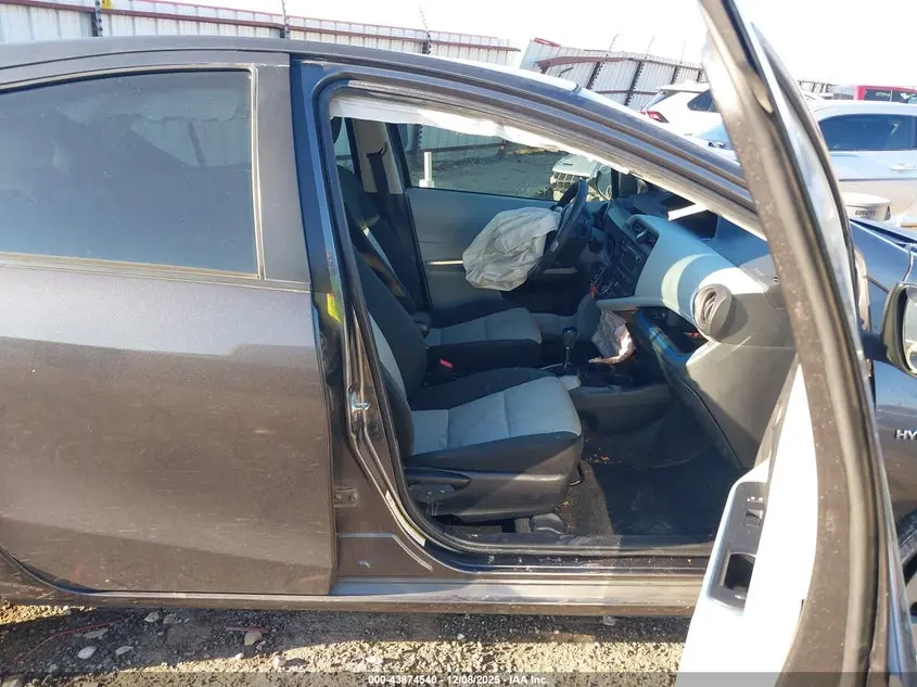 2012 TOYOTA PRIUS C TWO