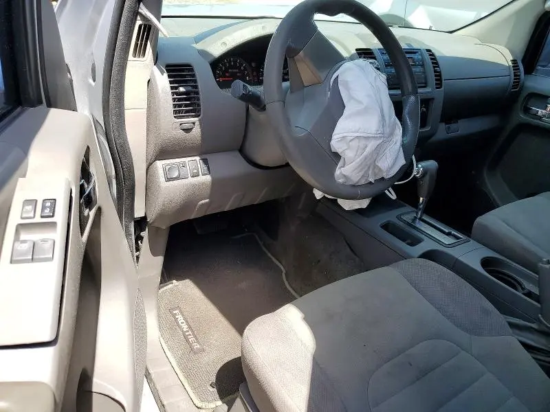 2010 NISSAN FRONTIER XE  