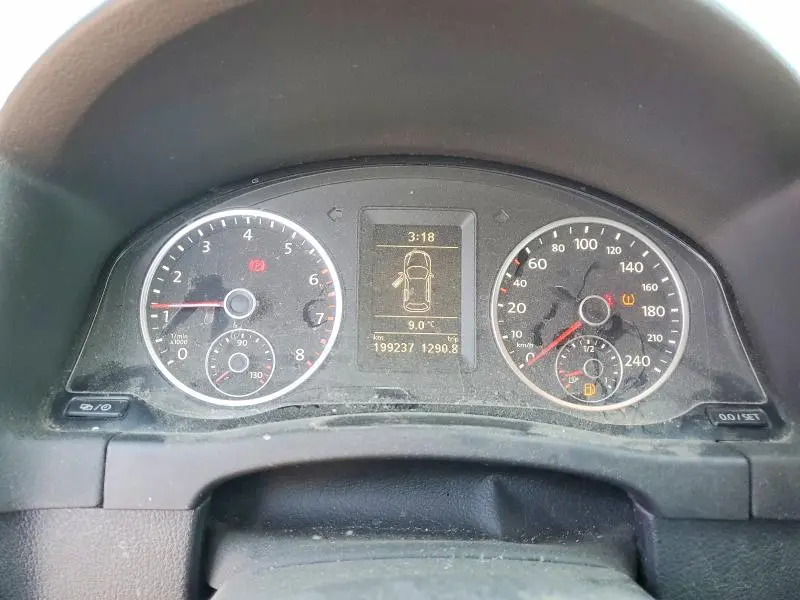 2013 VOLKSWAGEN TIGUAN S  