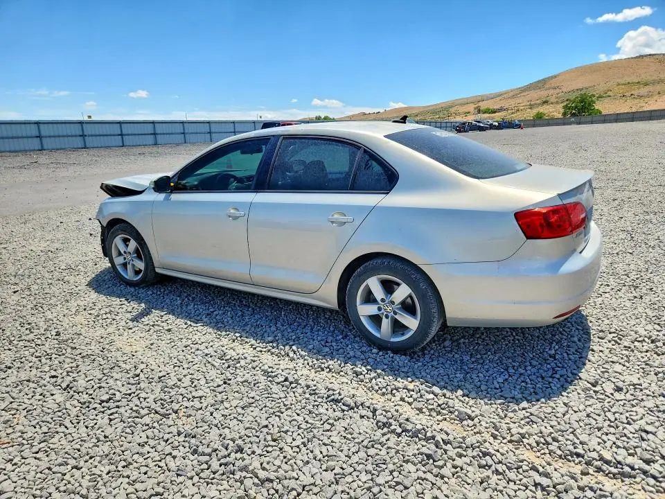 2012 VOLKSWAGEN JETTA   