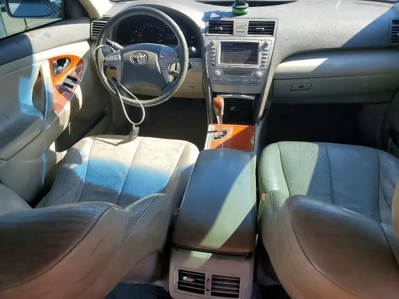 2011 TOYOTA CAMRY XLE V6  