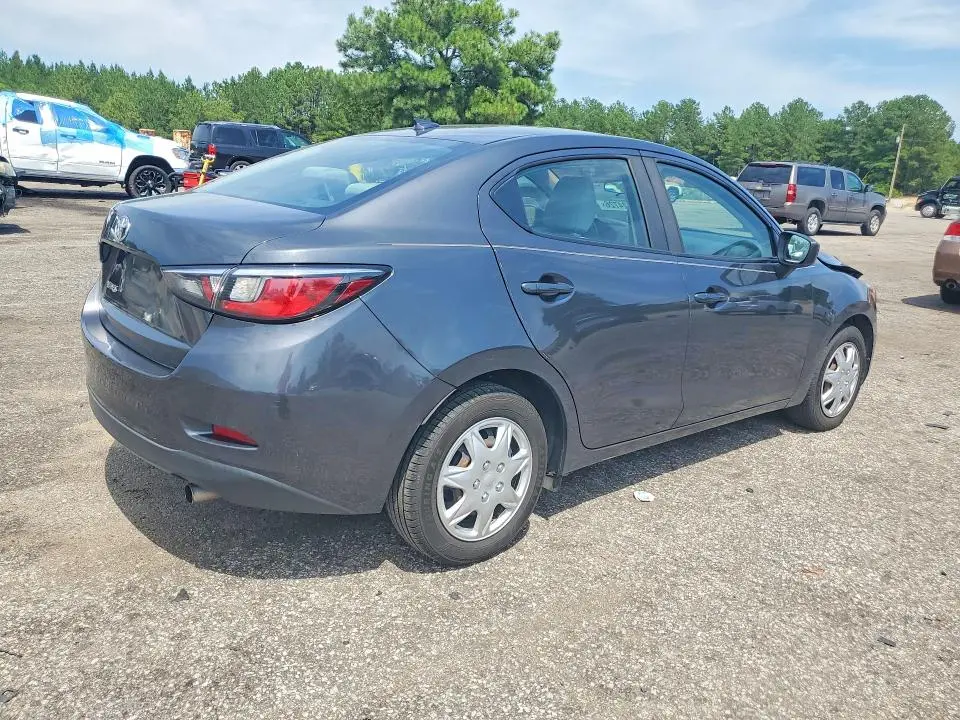 2019 TOYOTA YARIS L  