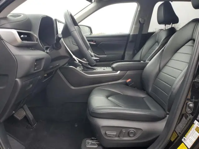 2022 TOYOTA HIGHLANDER HYBRID XLE  