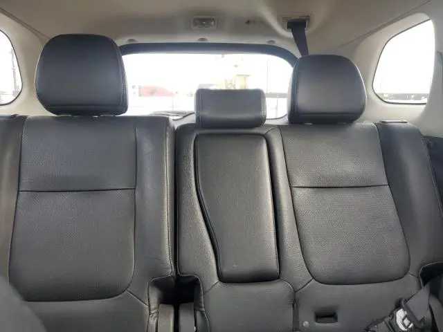 2015 MITSUBISHI OUTLANDER SE