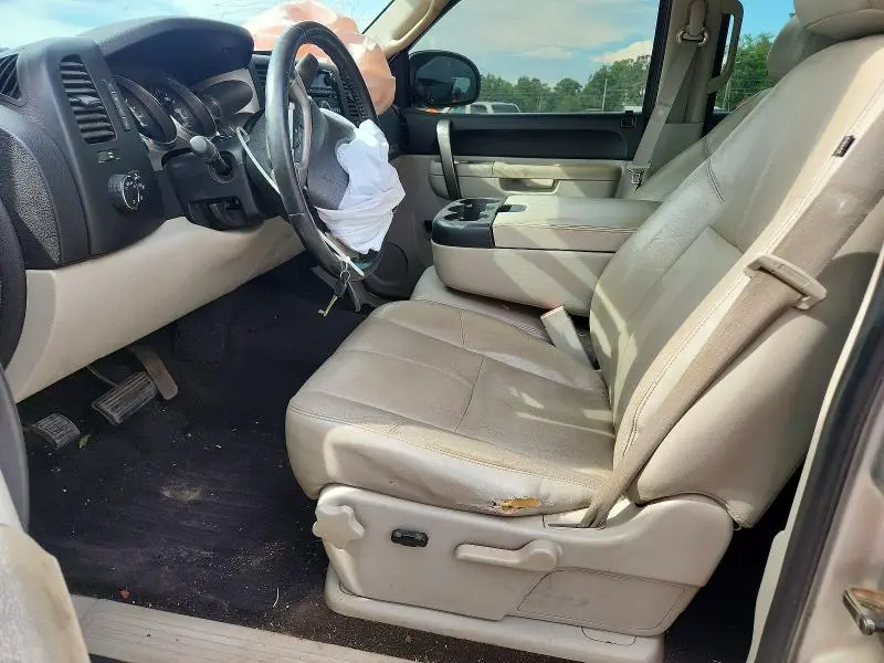 2011 CHEVROLET SILVERADO K1500 LT  