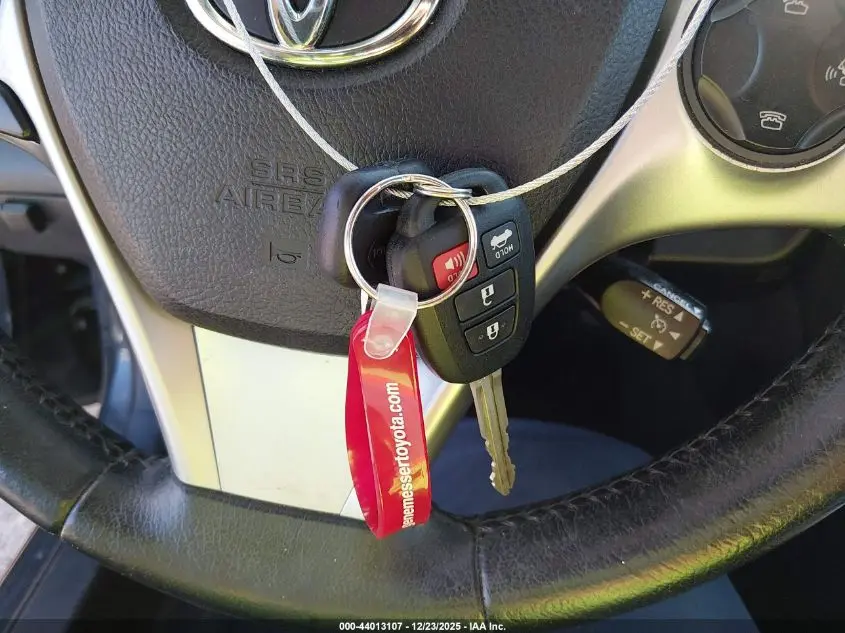 2014 TOYOTA CAMRY SE