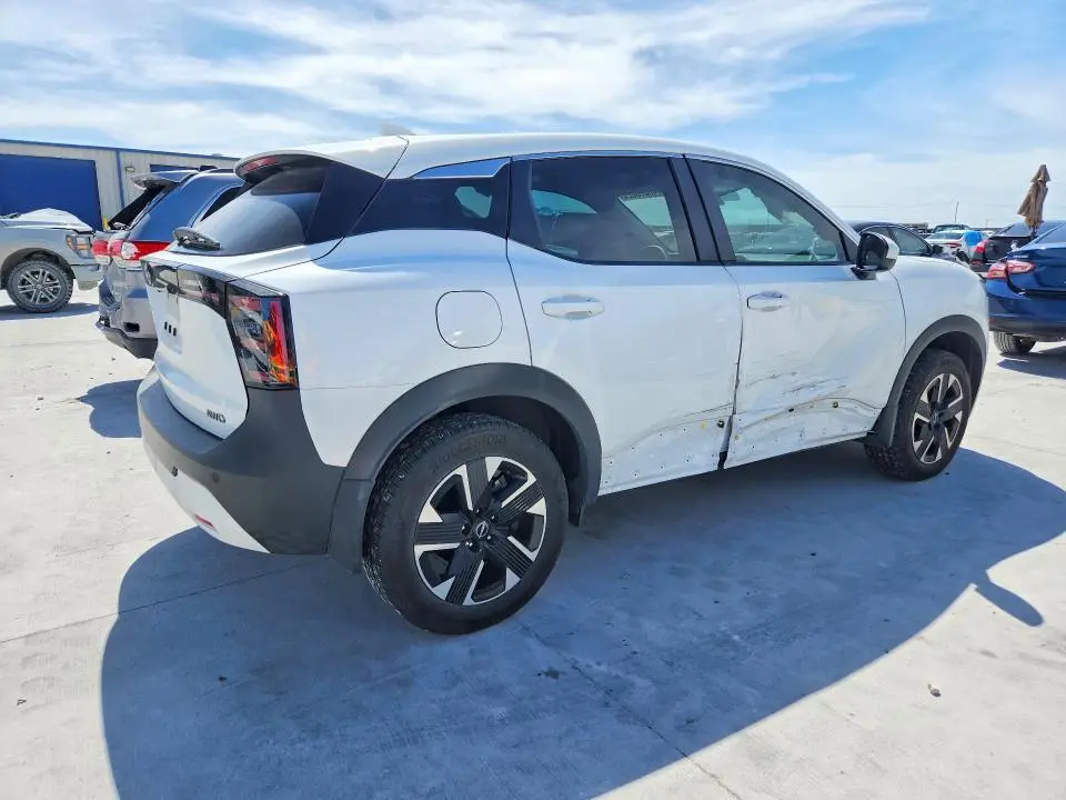 2025 NISSAN KICKS SV  