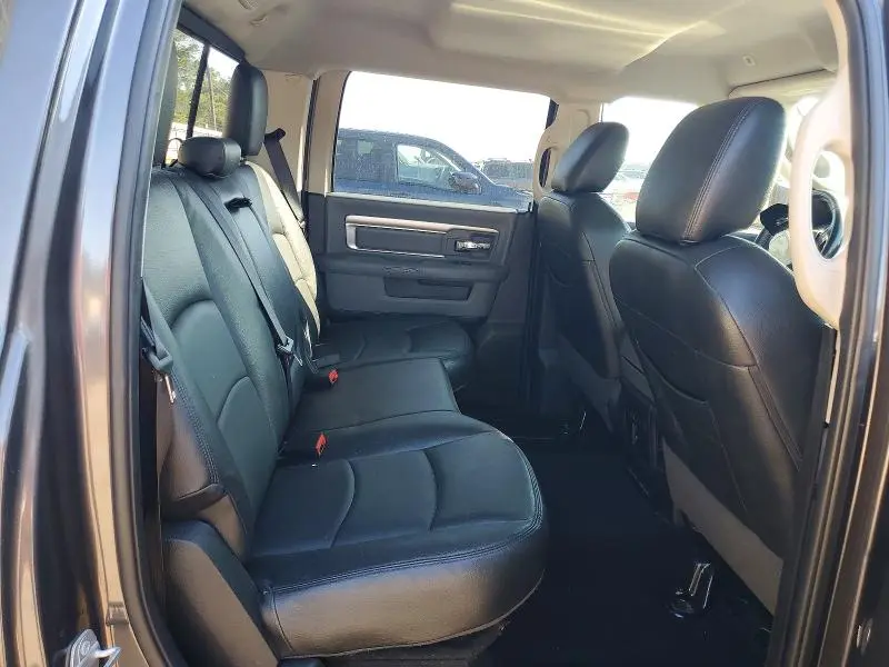 2018 RAM 1500 SLT  