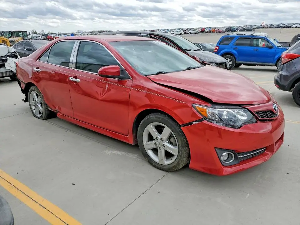 2012 TOYOTA CAMRY SE  
