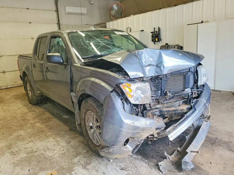 2017 NISSAN FRONTIER SV  