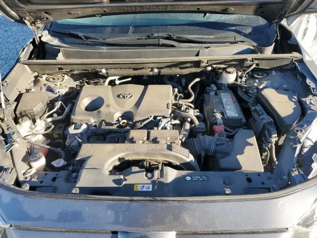 2021 TOYOTA RAV4 XLE  