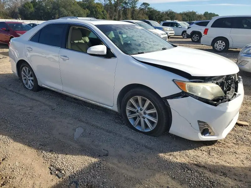 2014 TOYOTA CAMRY SE  