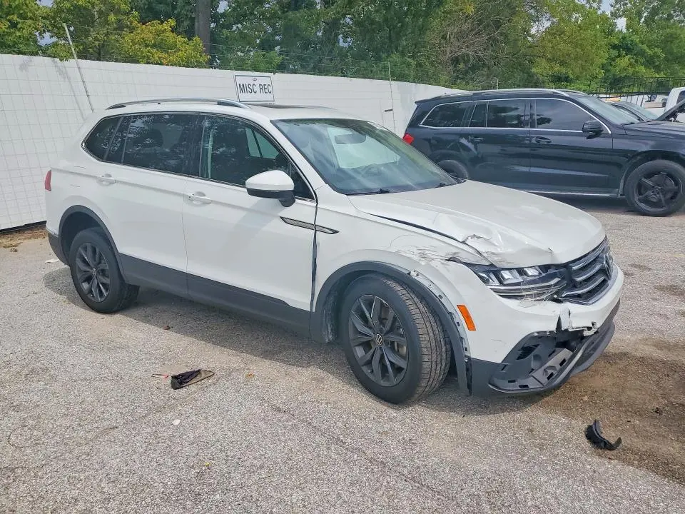 2022 VOLKSWAGEN TIGUAN SE  