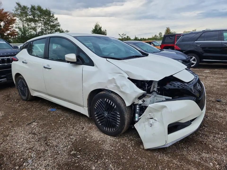 2023 NISSAN LEAF SV PLUS  