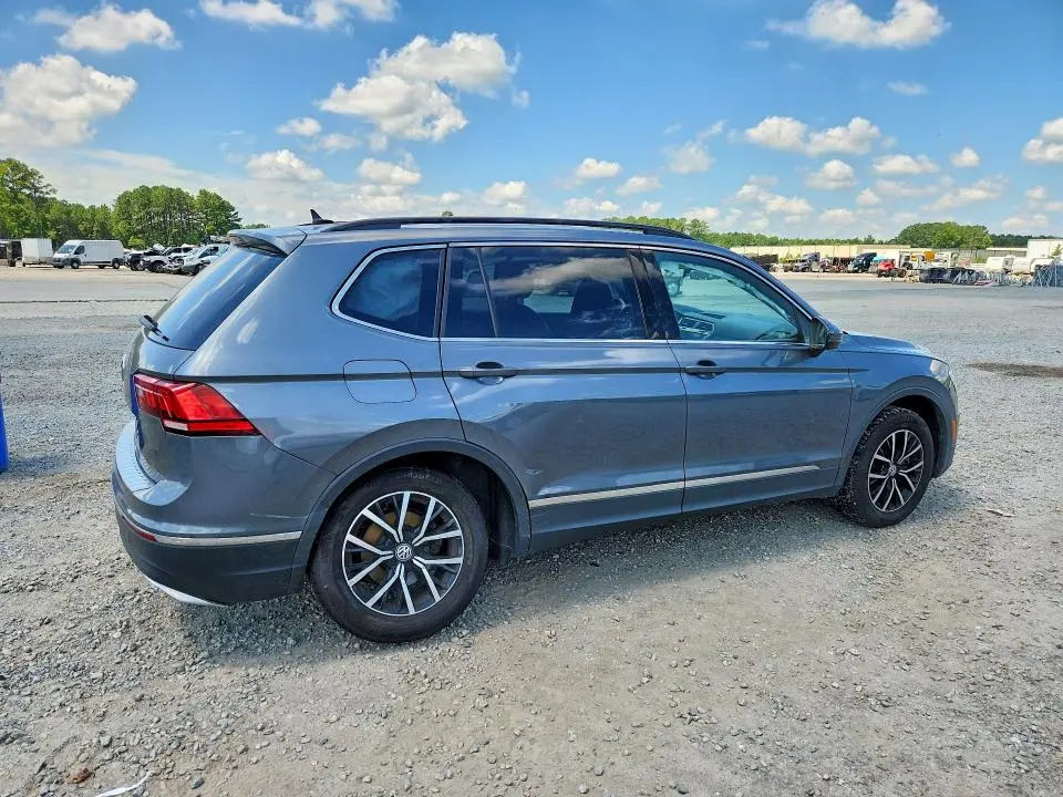 2021 VOLKSWAGEN TIGUAN SE  