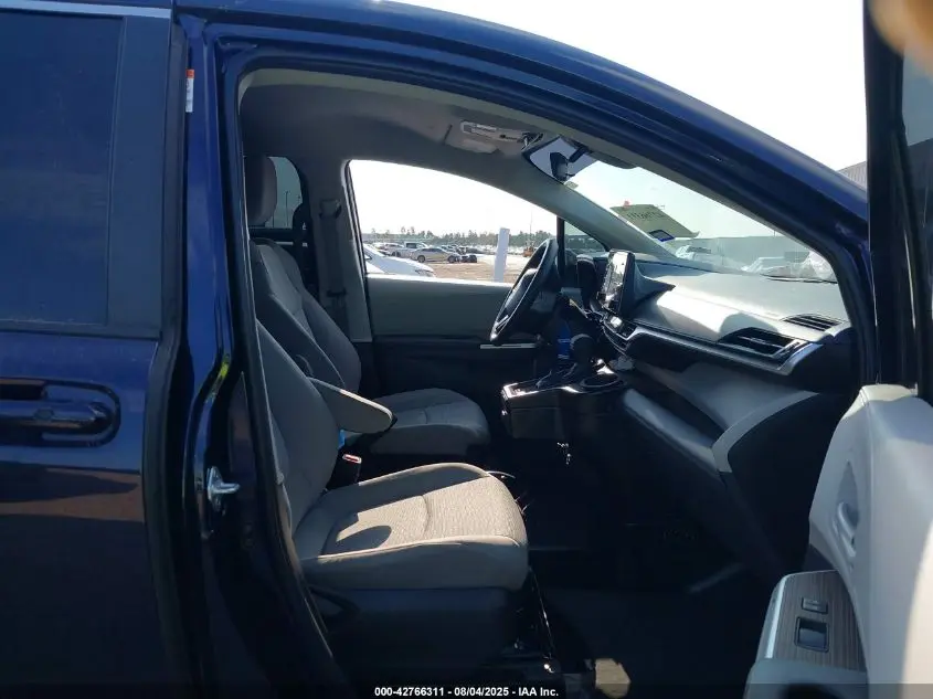 2022 TOYOTA SIENNA LE