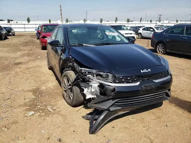 2023 KIA FORTE LX  