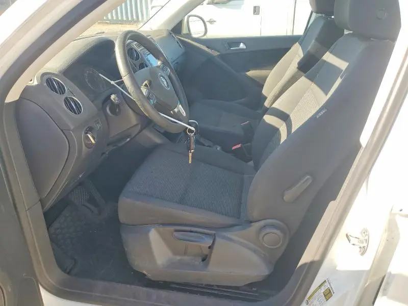 2015 VOLKSWAGEN TIGUAN S  