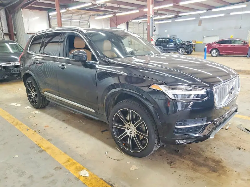 2017 VOLVO XC90 T6  