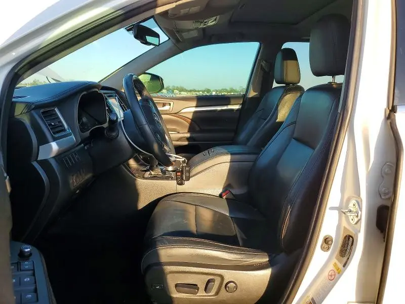 2016 TOYOTA HIGHLANDER XLE  