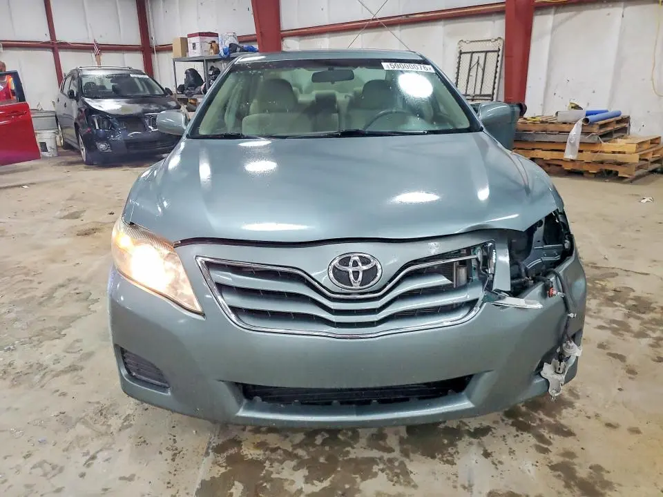 2011 TOYOTA CAMRY LE  